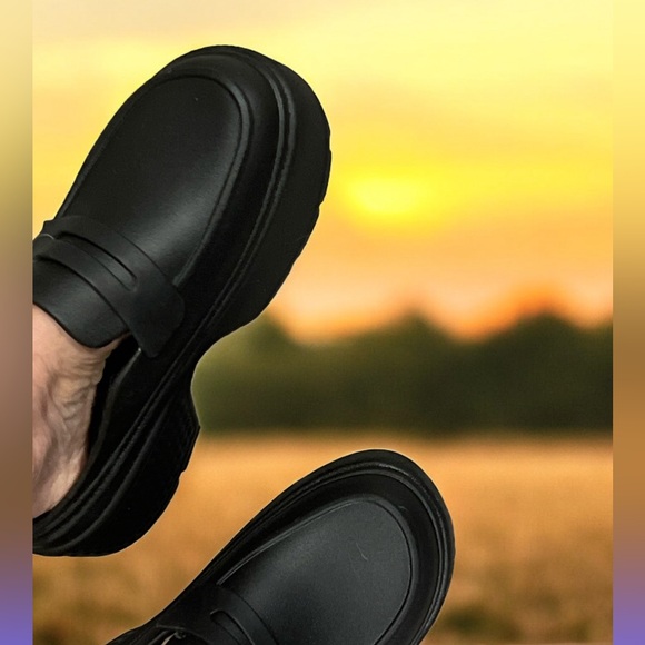 Crocs Unisex Stomp Platform Black Penny Loafer Size 8 - Picture 3 of 8